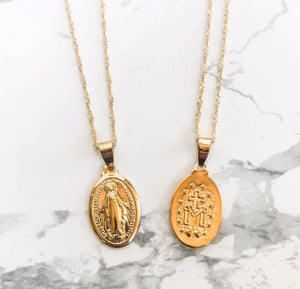 Gold Oval Pendant Necklace